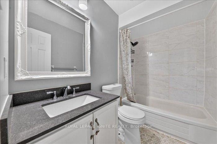 8 Vail Meadows Crescent - Photo 6 of 26