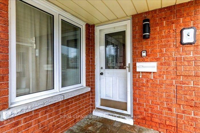 8 Vail Meadows Crescent - Photo 2 of 26