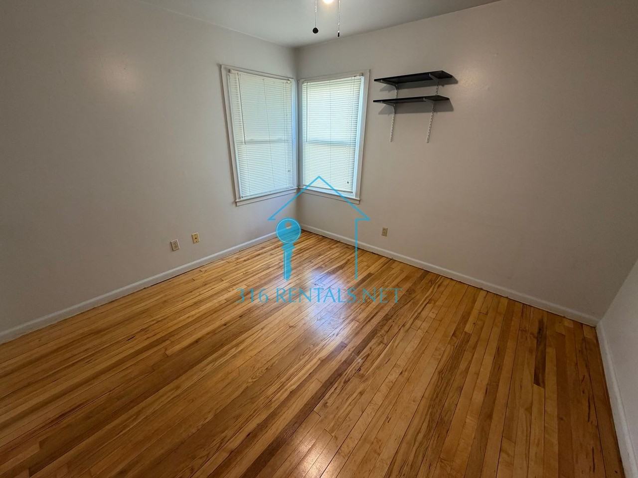 1153 N Pershing St - Photo 6 of 8