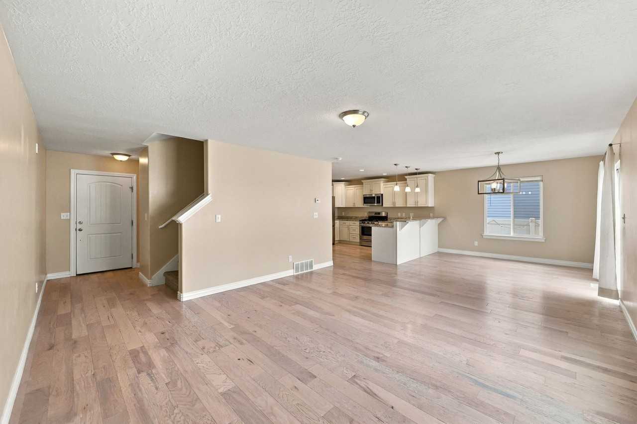 2349 E Jim Bridger Dr - Photo 3 of 30