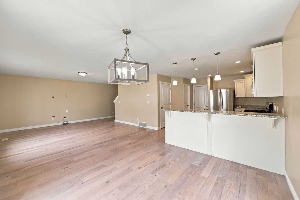 2349 E Jim Bridger Dr - Photo 7 of 30