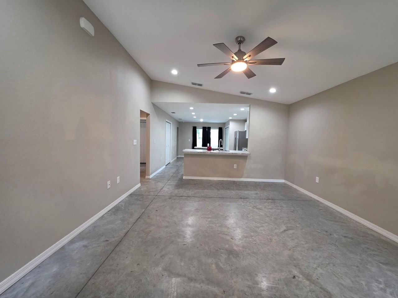 447 Avenue A Ne - Photo 6 of 21