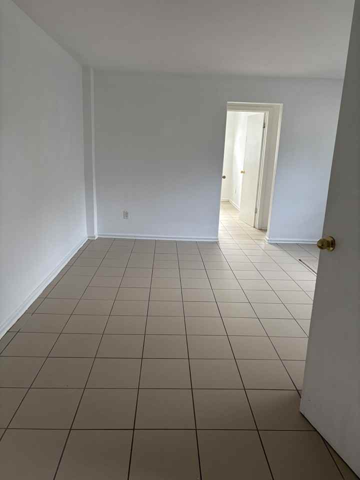1047 Victoria Park Avenue #3 - Photo 5 of 9