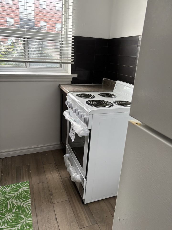 1047 Victoria Park Avenue #3 - Photo 7 of 9
