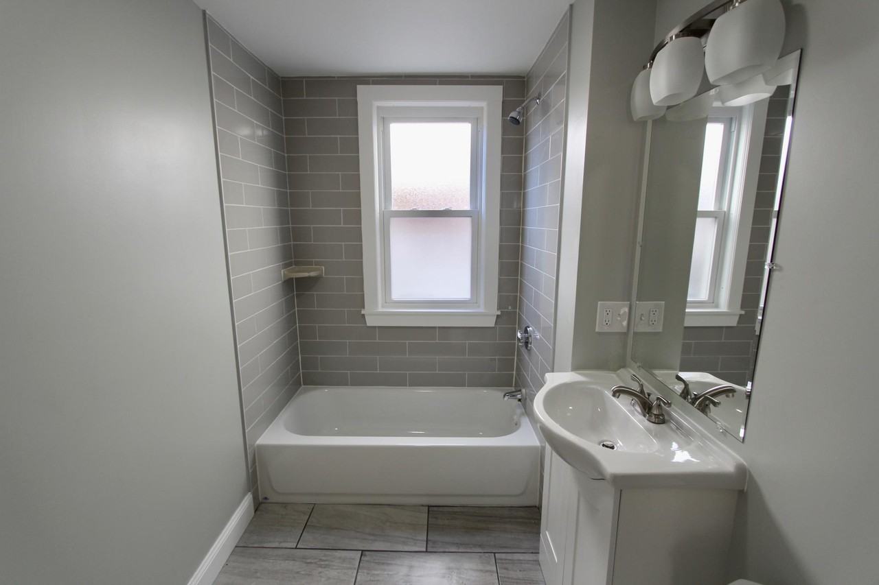 84 Shirley Ave #1 - Photo 5 of 7