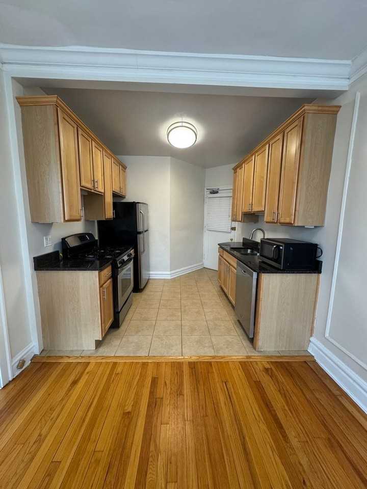 511 Lee St #3 - Photo 3 of 17