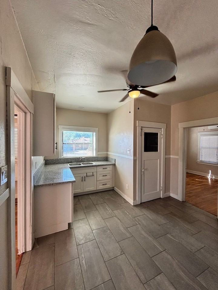 403 N Tyndall Ave - Photo 5 of 9
