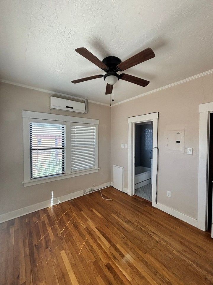 403 N Tyndall Ave - Photo 7 of 9