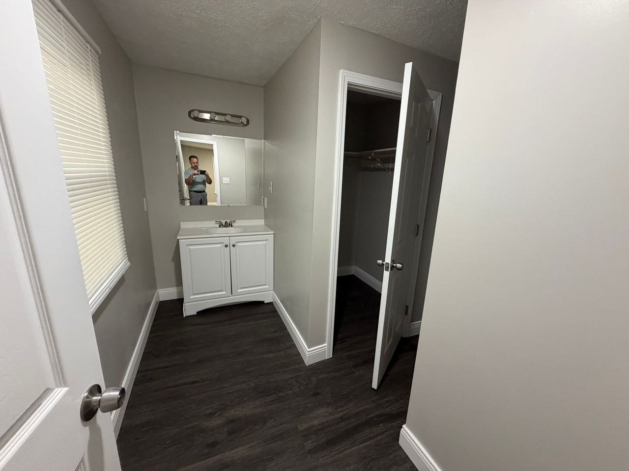 306 Oak St - Photo 7 of 13