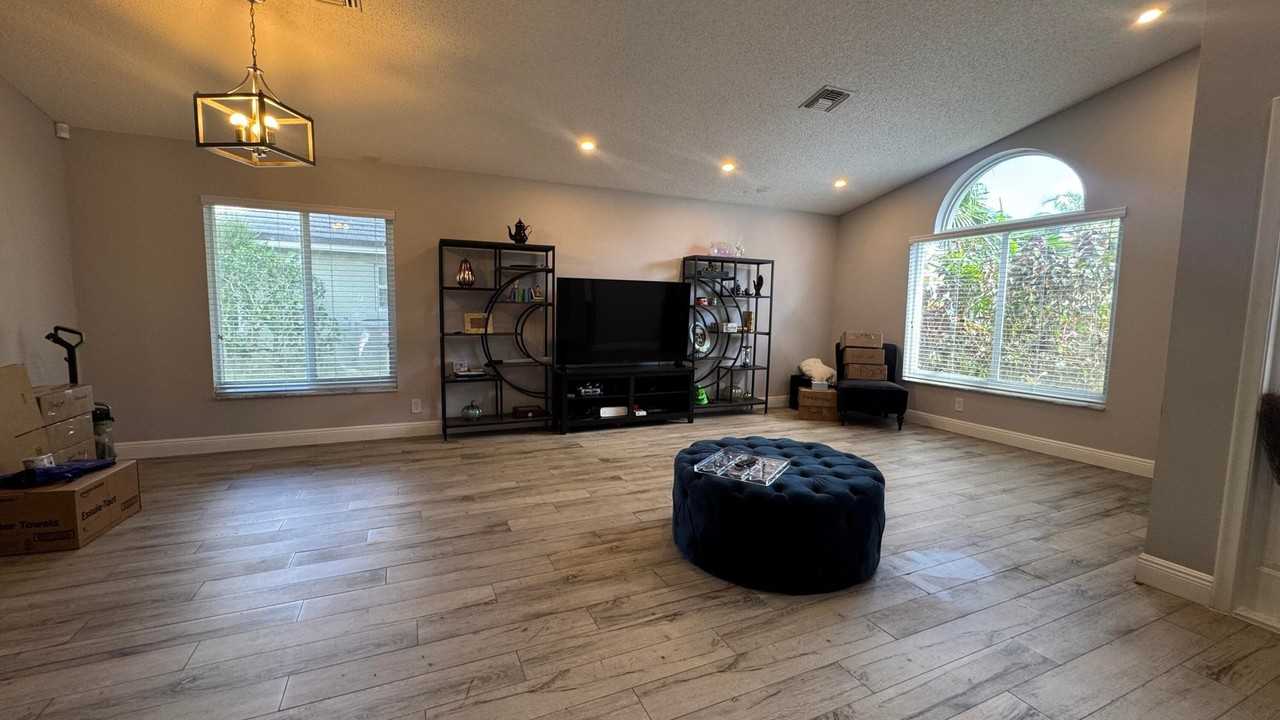 8610 Tourmaline Blvd - Photo 3 of 15