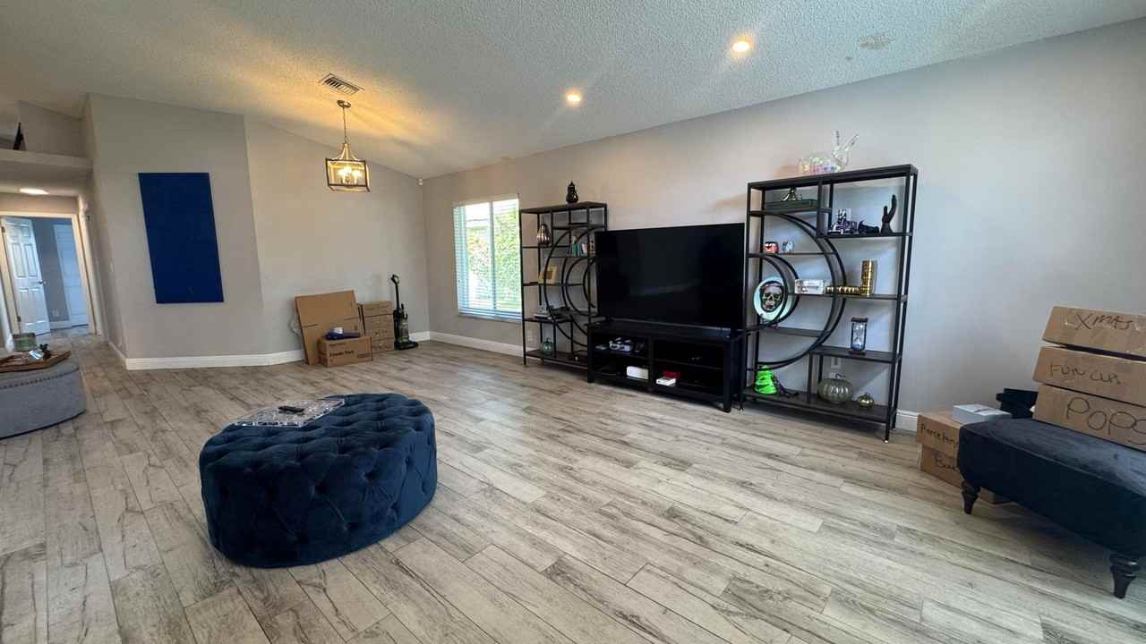 8610 Tourmaline Blvd - Photo 4 of 15