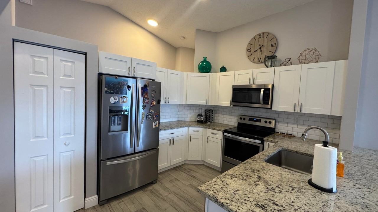 8610 Tourmaline Blvd - Photo 7 of 15
