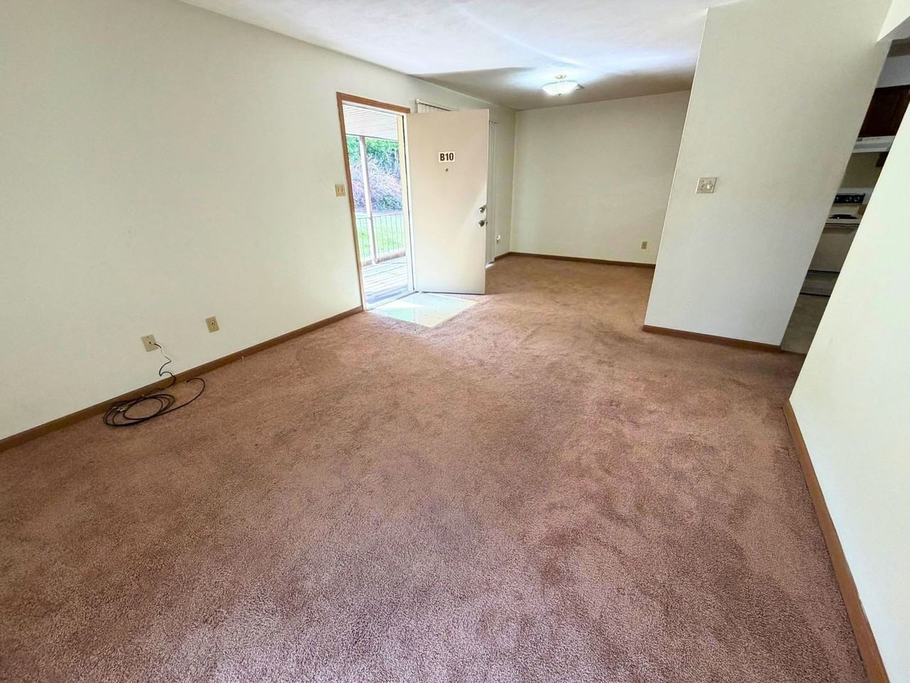 405 Clayton Dr #10 - Photo 4 of 31