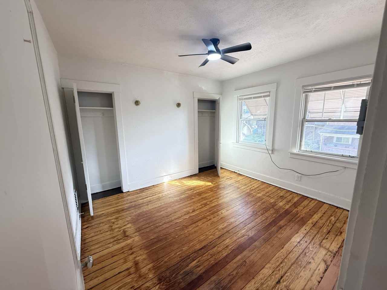837 Greenfield Avenue - Photo 5 of 13