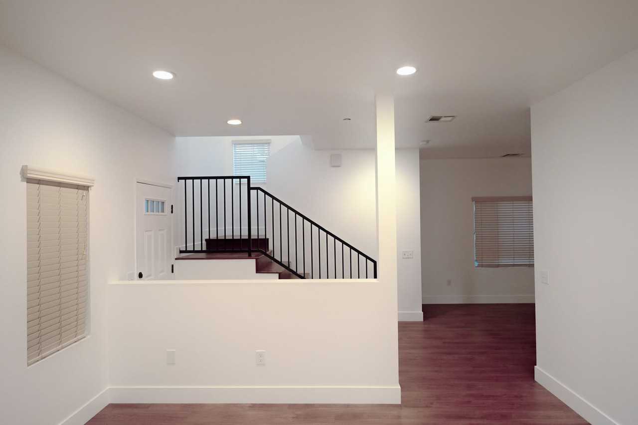 632 W Olive Ave - Photo 3 of 19
