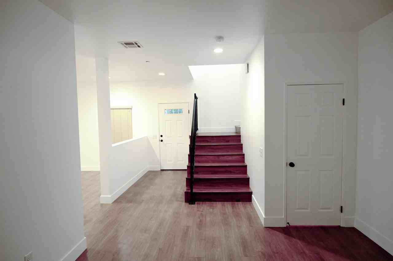 632 W Olive Ave - Photo 4 of 19