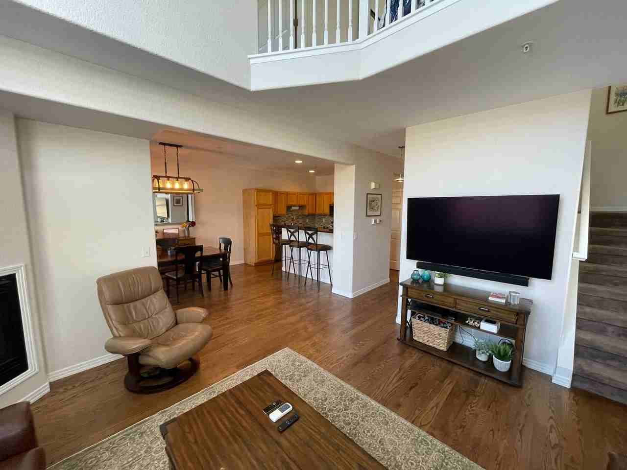 201 Rockview Dr - Photo 7 of 29