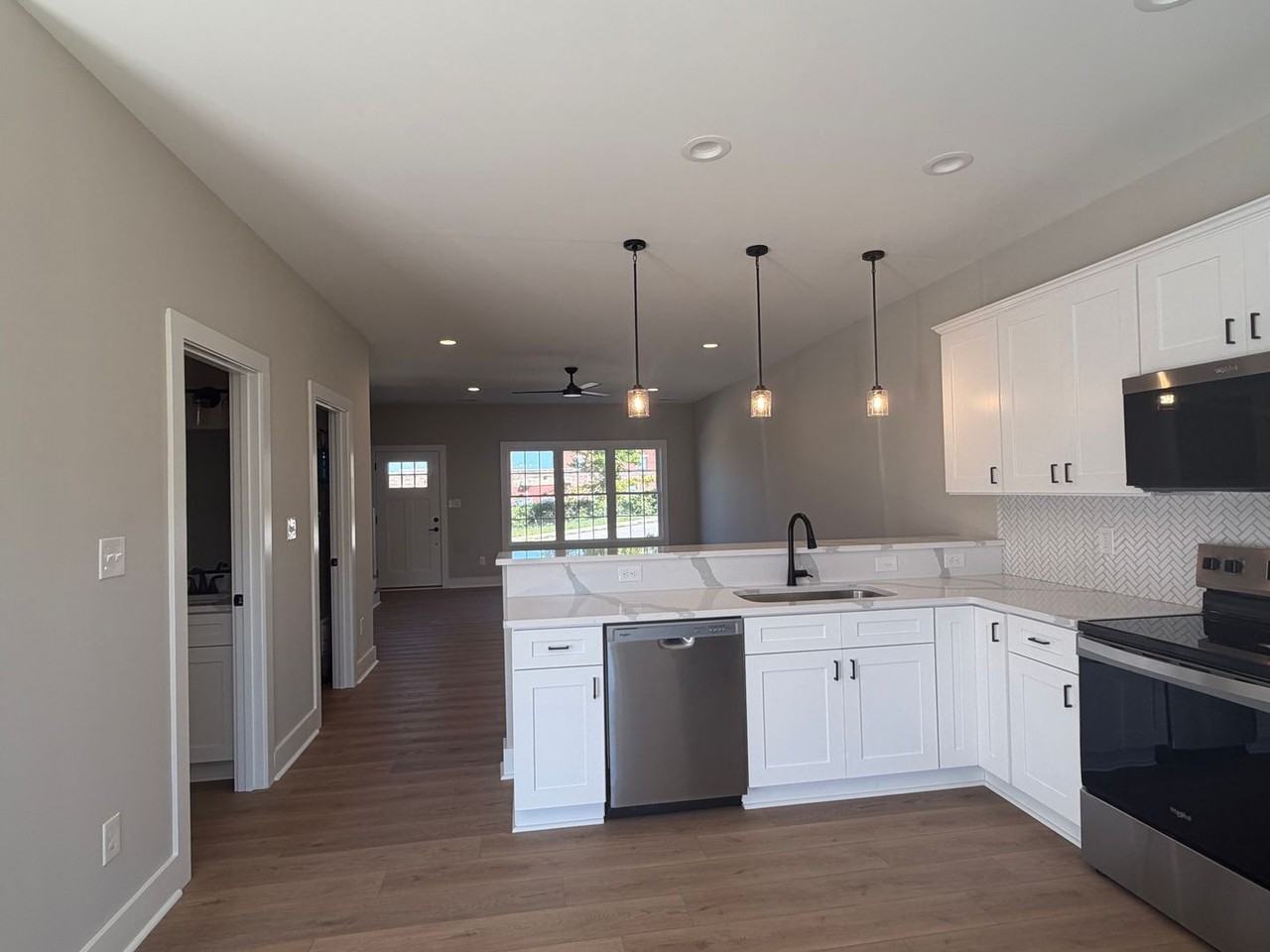 612 Monument St - Photo 2 of 9