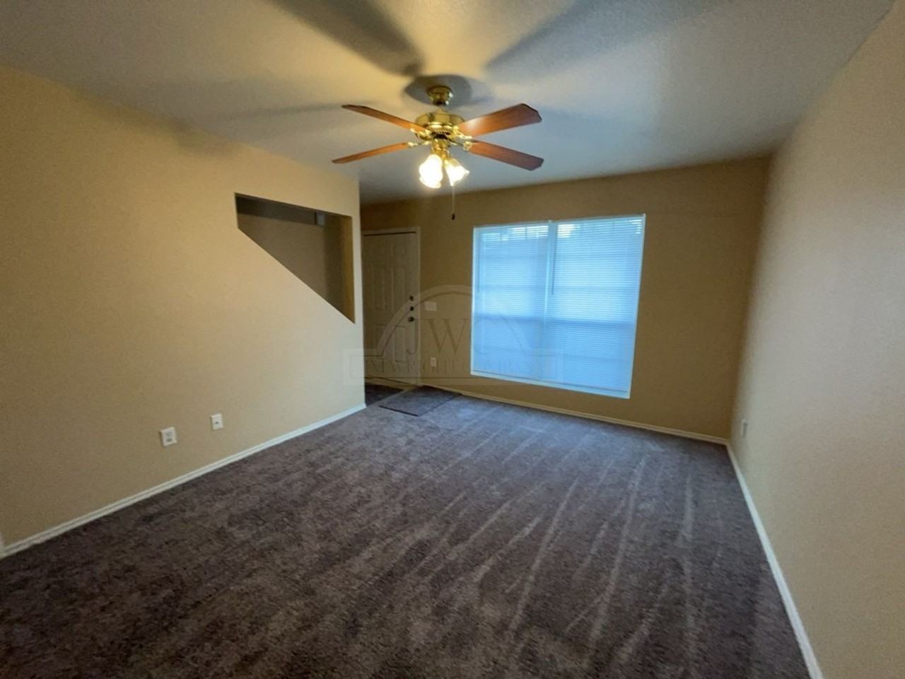 4004 Madison Dr - Photo 5 of 17