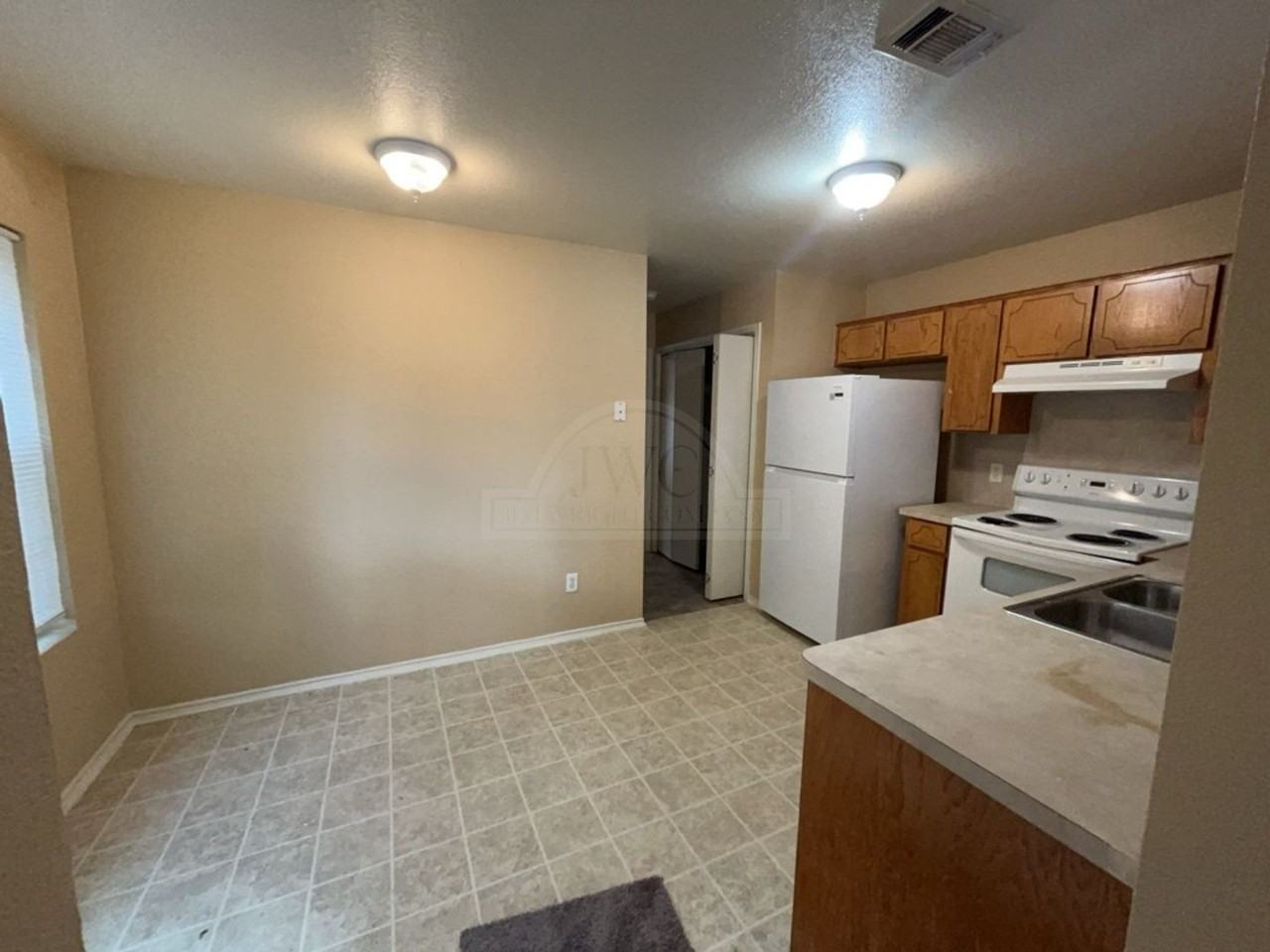4004 Madison Dr - Photo 6 of 17