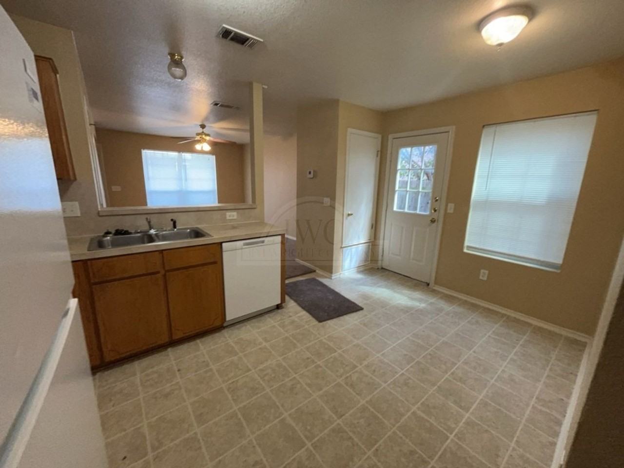 4004 Madison Dr - Photo 7 of 17