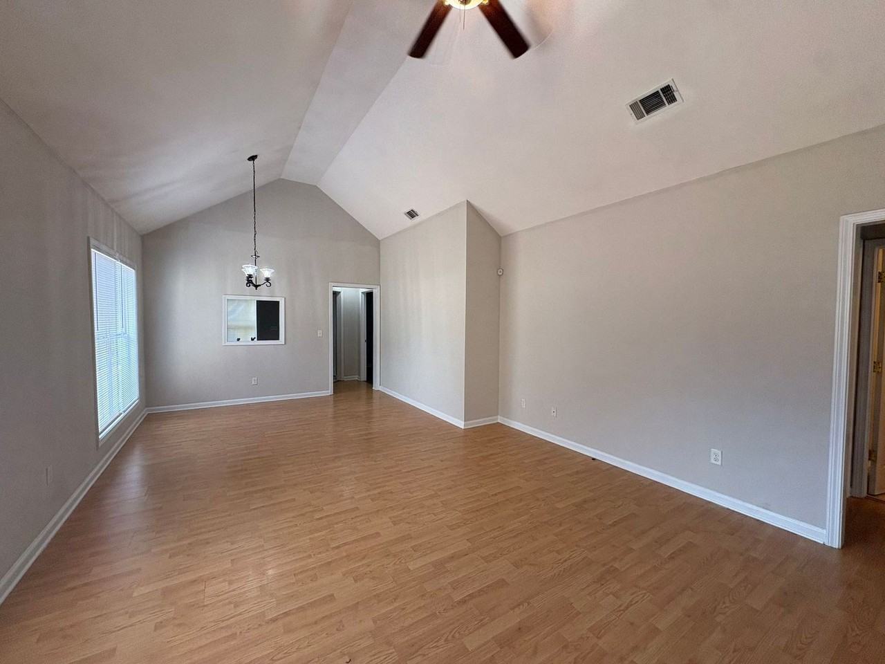 540 N Peter St - Photo 2 of 11