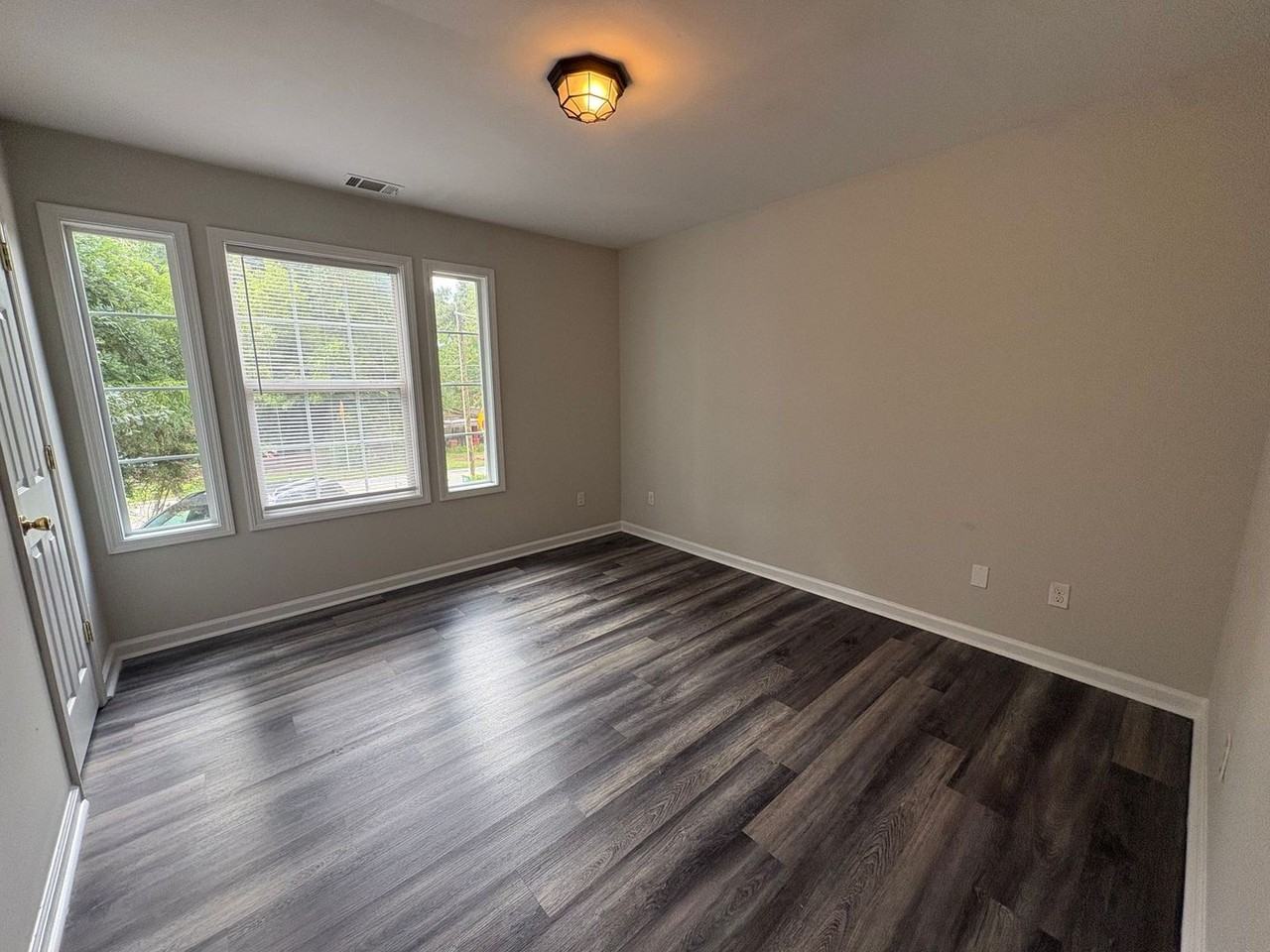 540 N Peter St - Photo 5 of 11