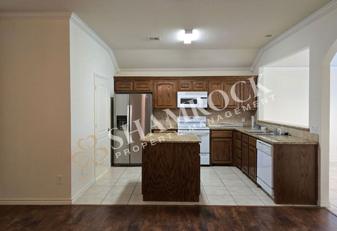 6905 N River Xing - Photo 3 of 17