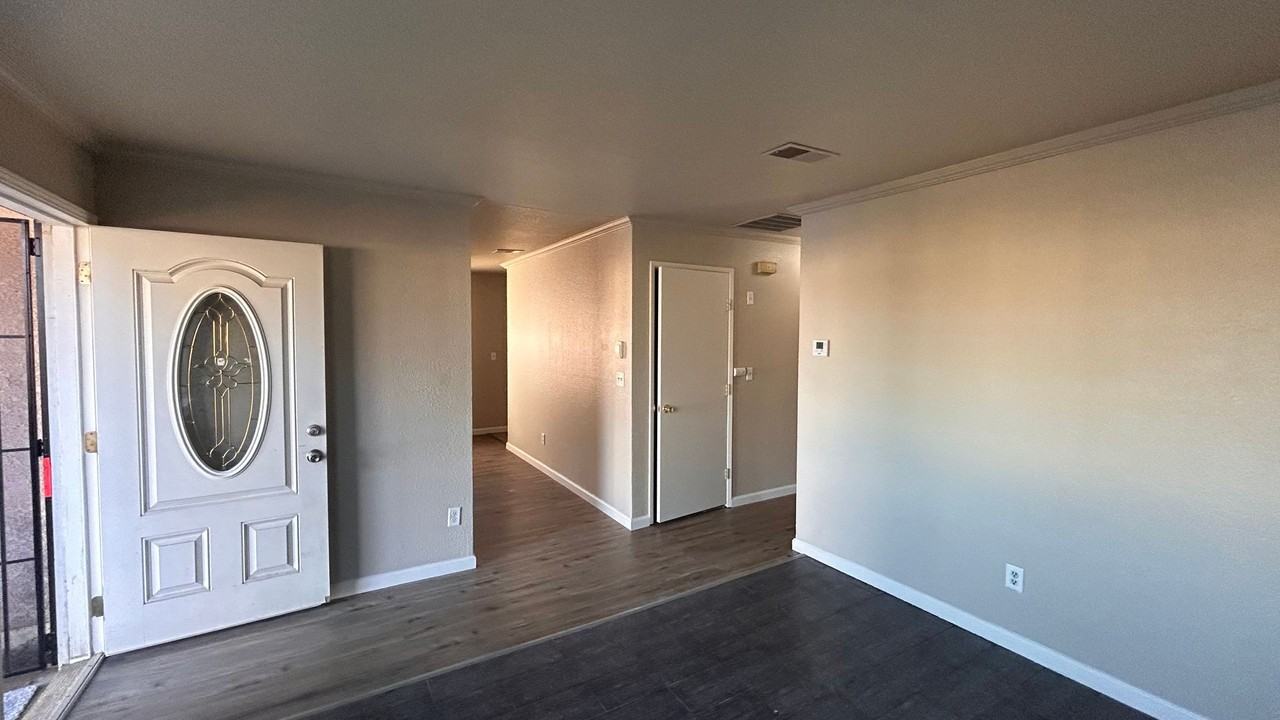 8805 Laird St - Photo 2 of 24