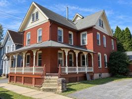 featured image of 116 1/2 2nd St