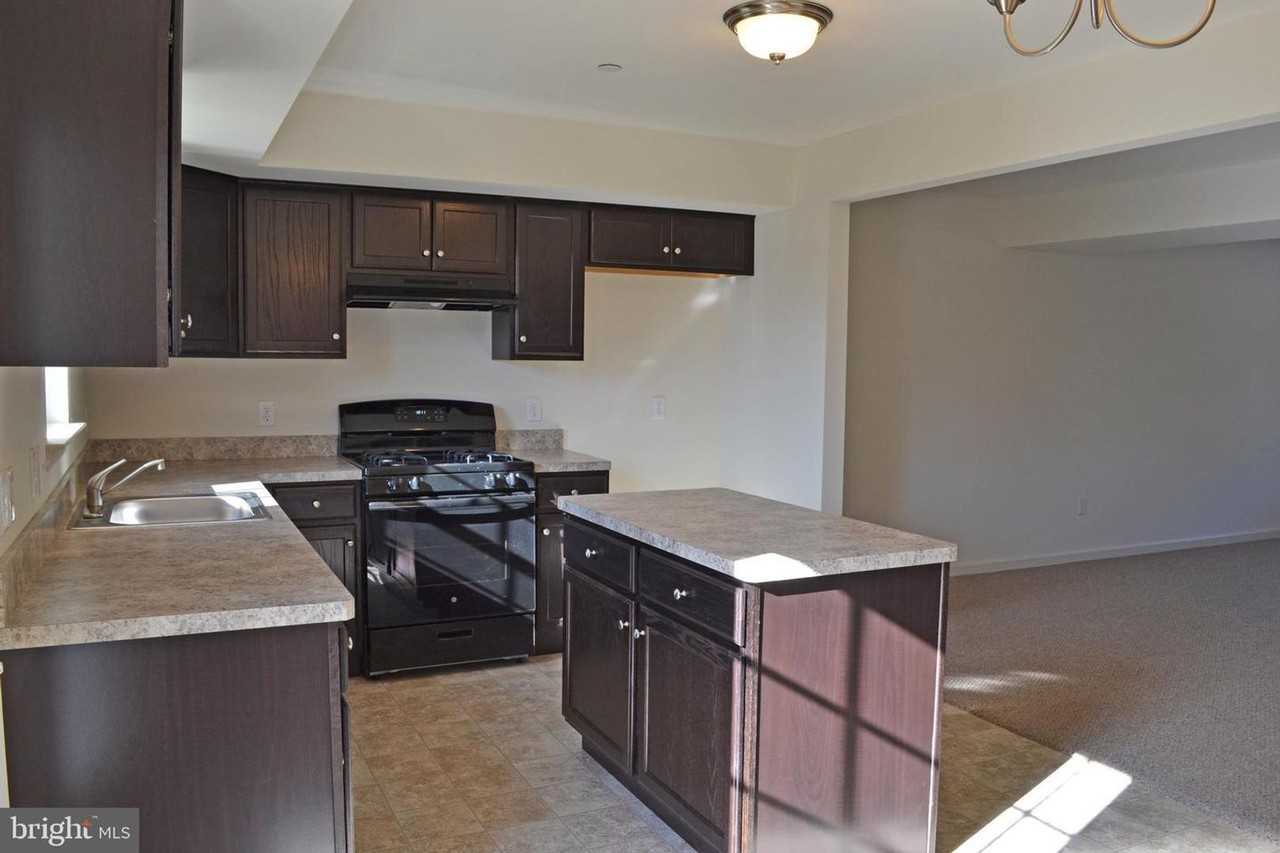 7 W Abby Ln - Photo 2 of 14