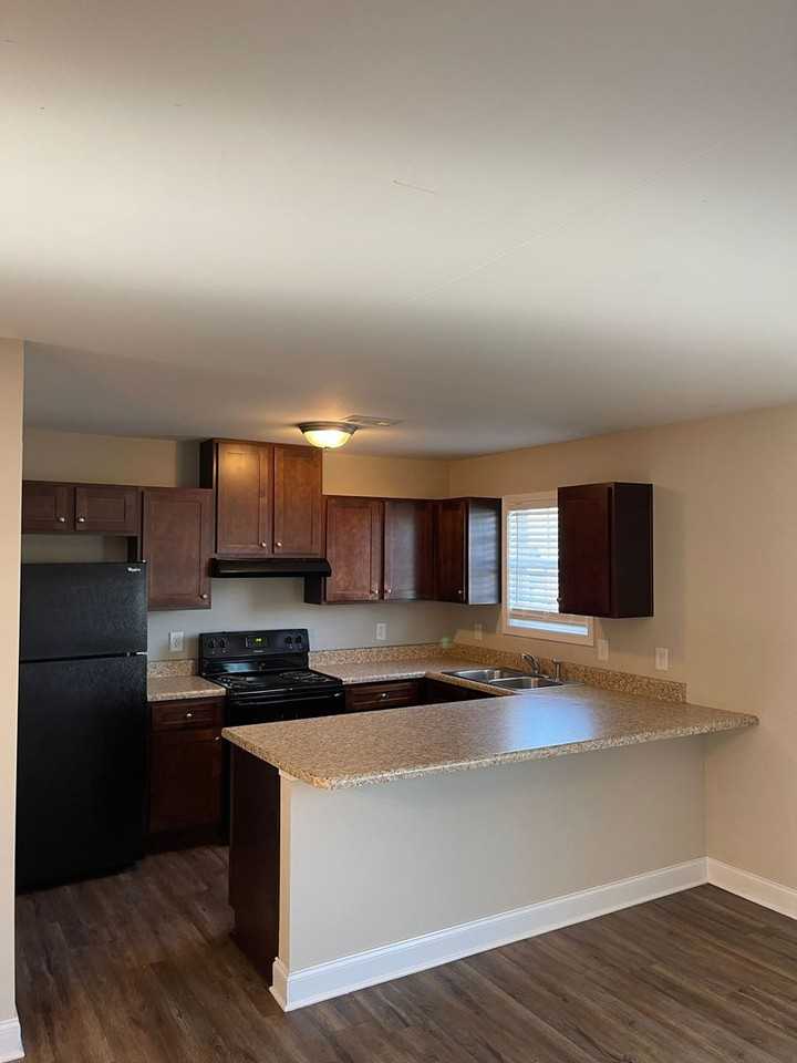 908 Martin Luther King Jr Blvd - Photo 2 of 6