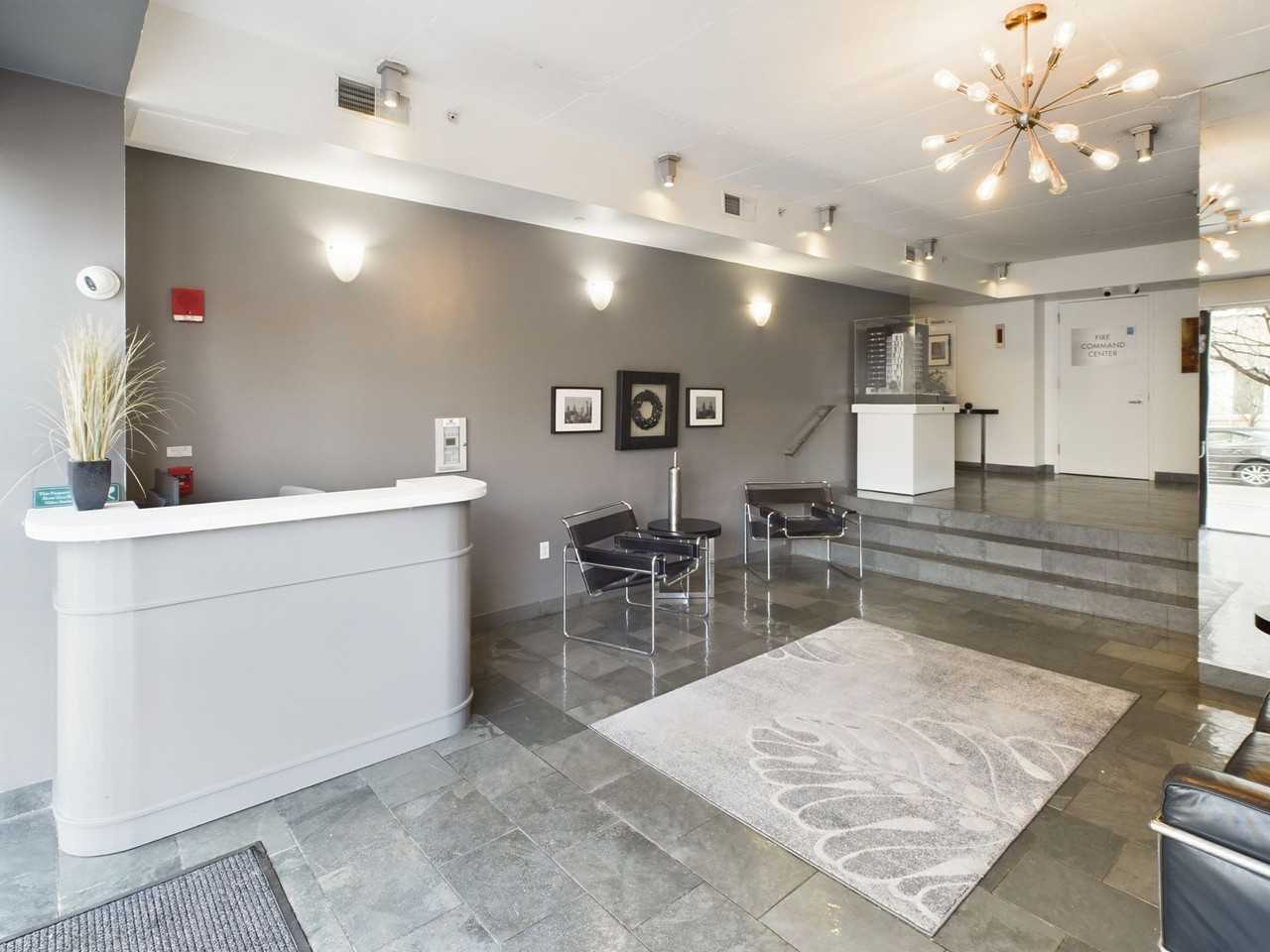 212 Brown St - Photo 4 of 50