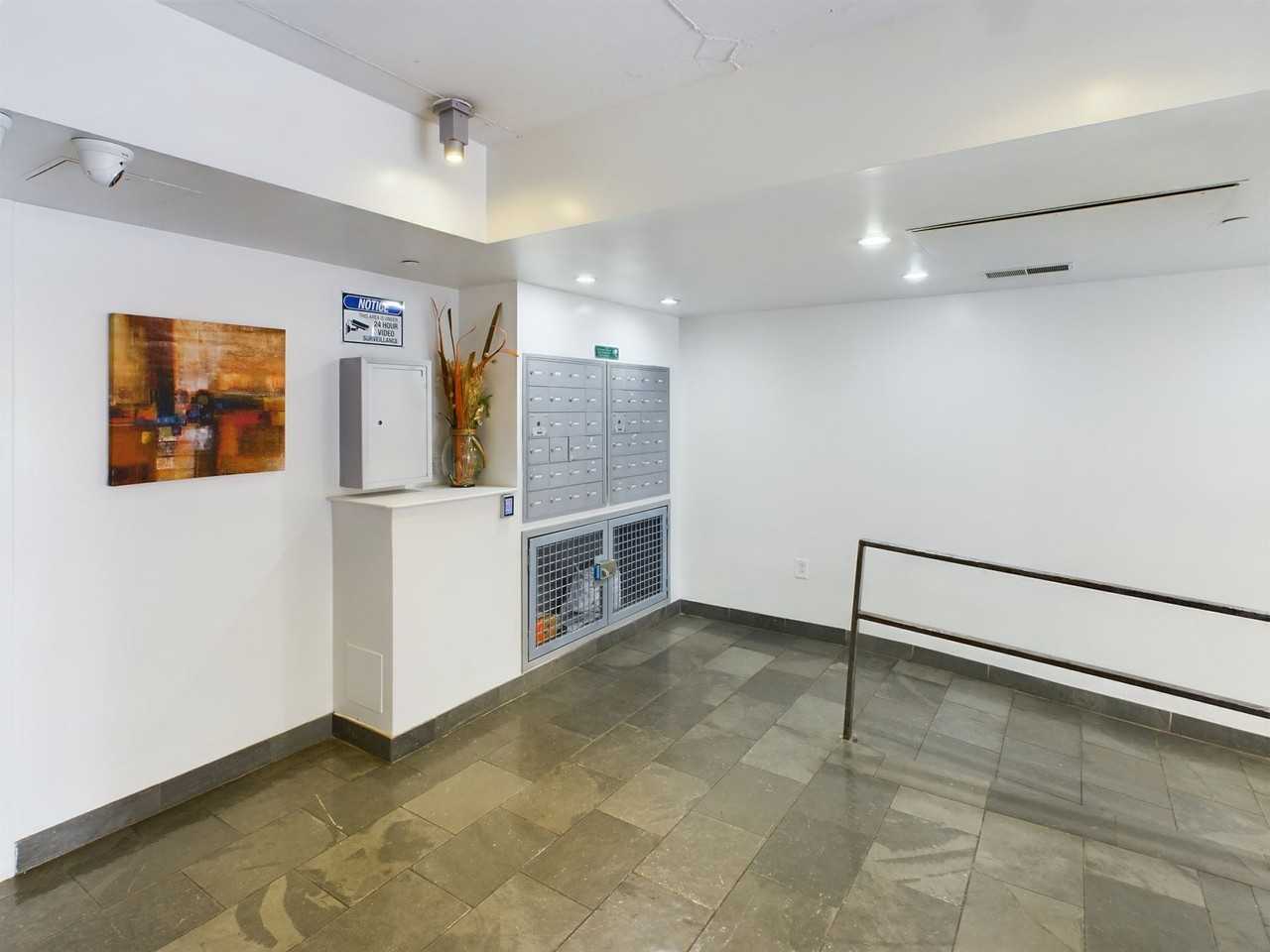 212 Brown St - Photo 6 of 50