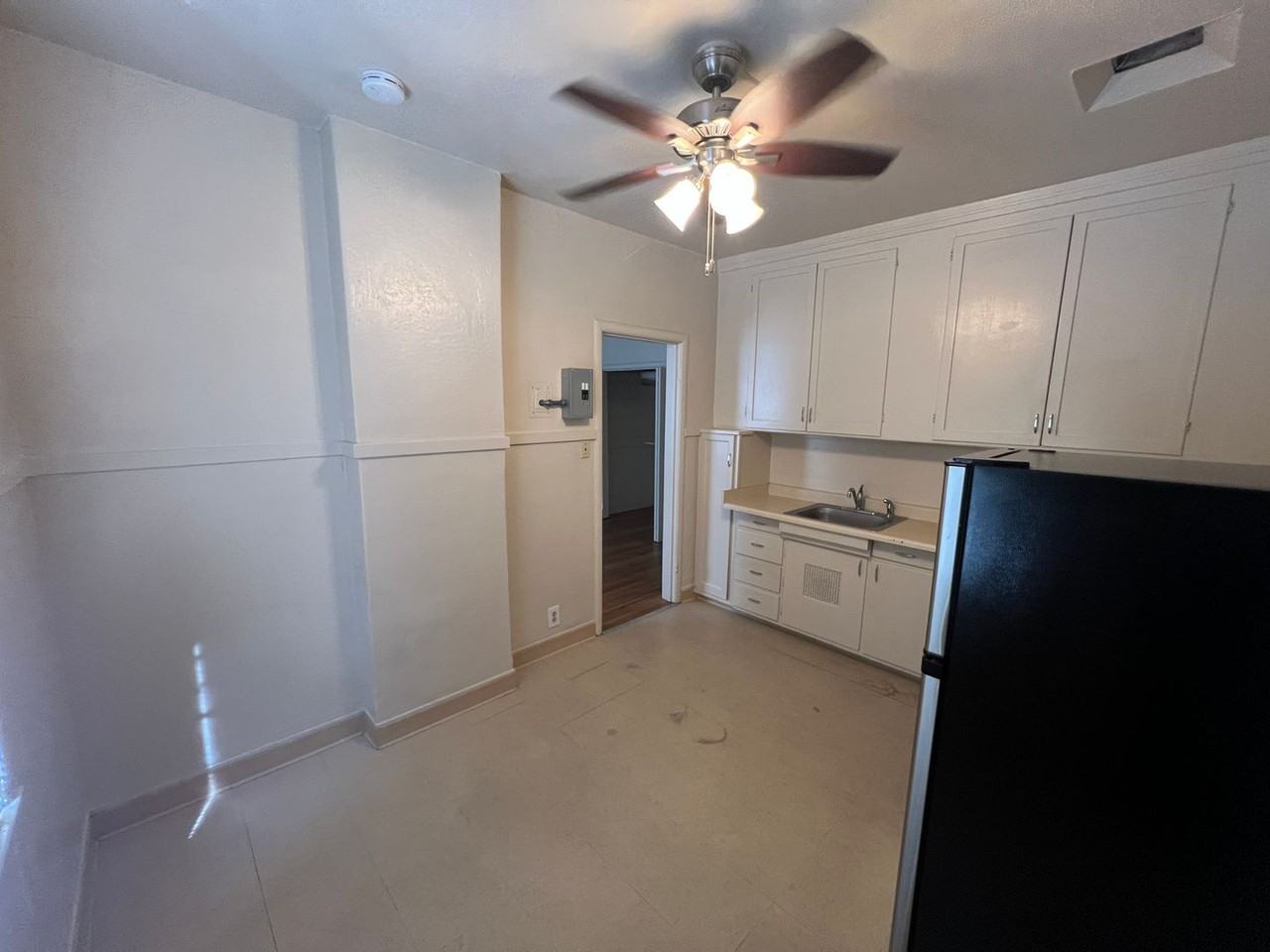 603 S 1st St #4 - Photo 5 of 8
