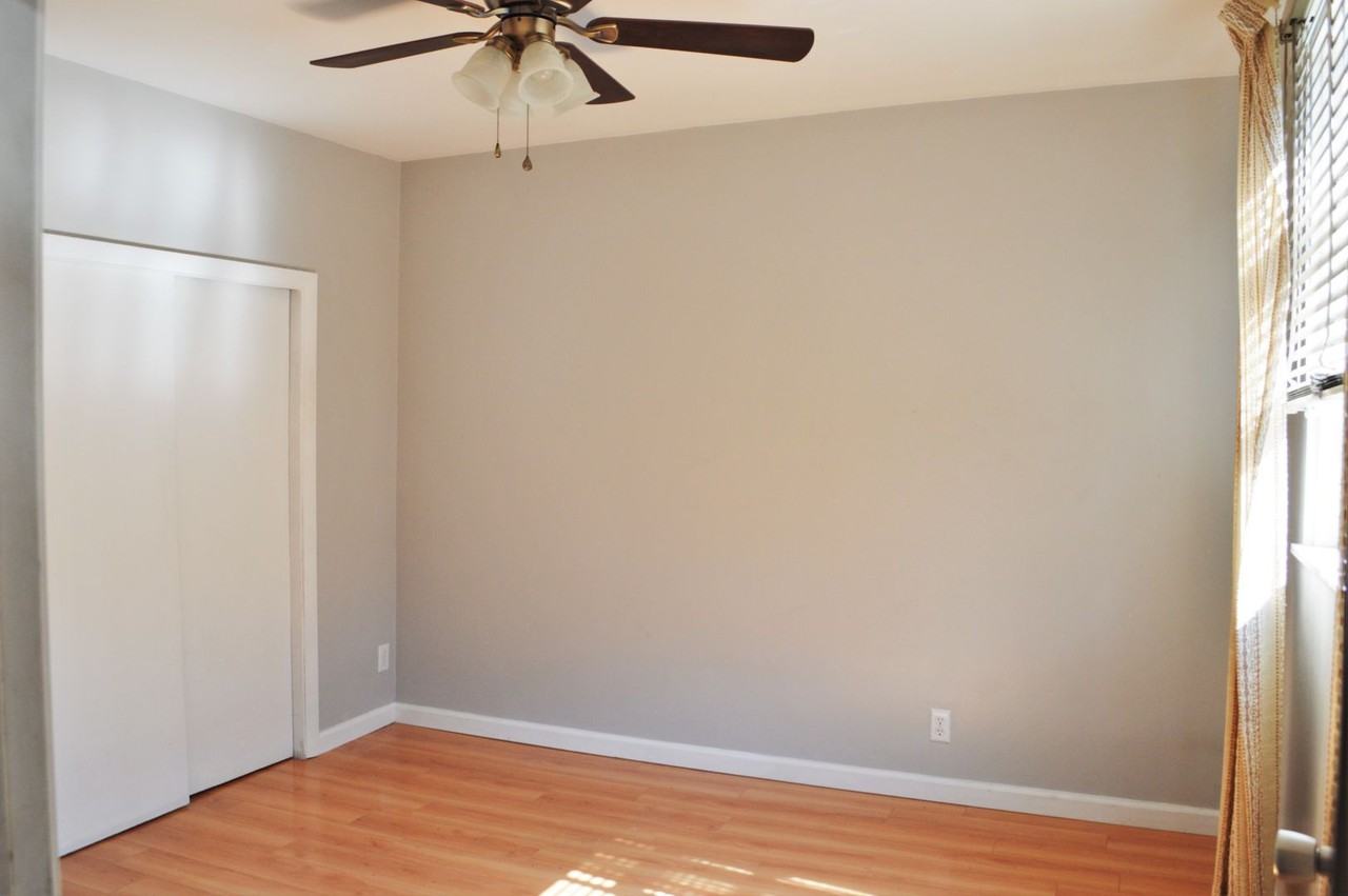 110 S 16th St - Photo 2 of 7