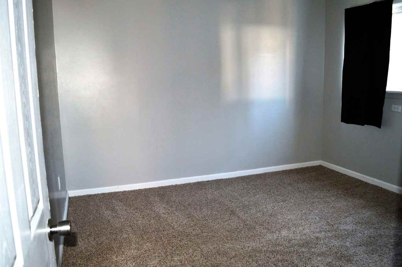 110 S 16th St - Photo 5 of 7