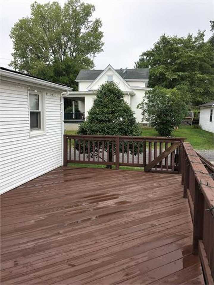 701 Toms Creek Rd - Photo 5 of 11