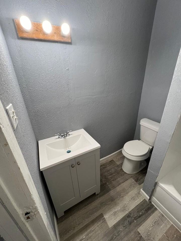 1609 29th St - Photo 7 of 17