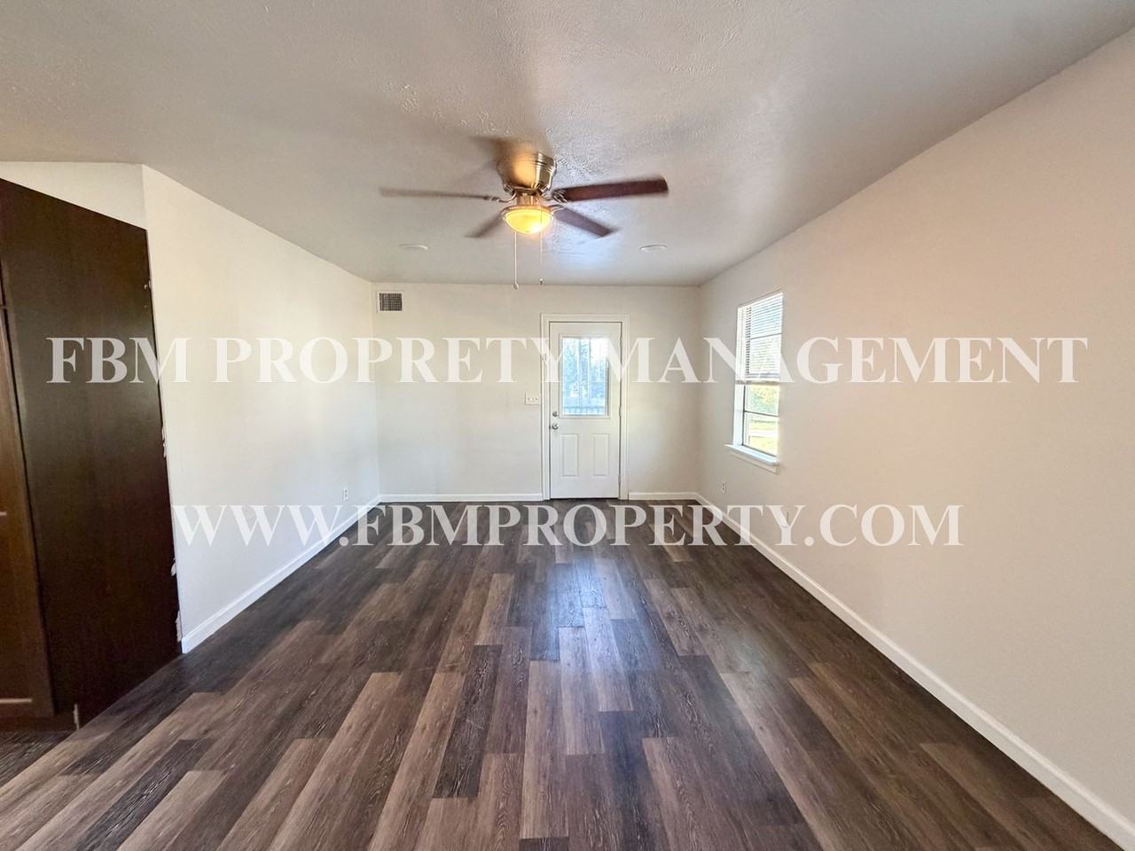 604 W Cotter Ave - Photo 4 of 16