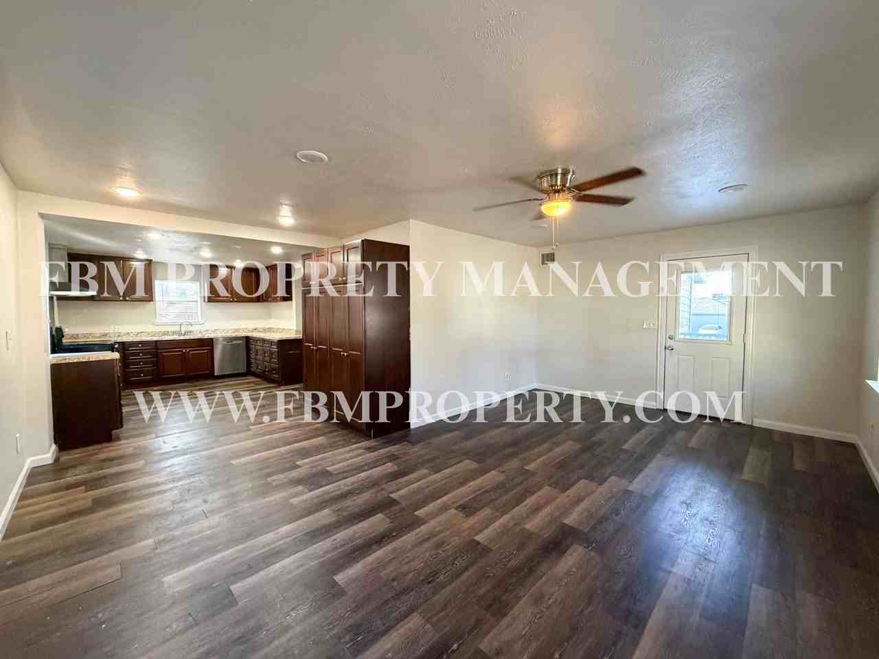 604 W Cotter Ave - Photo 6 of 16