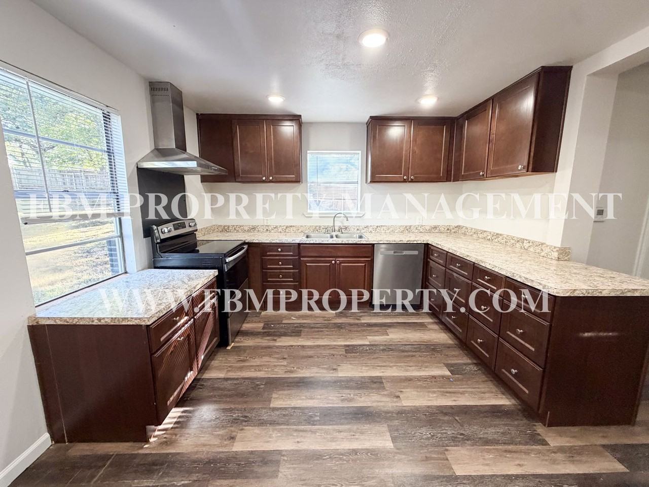 604 W Cotter Ave - Photo 7 of 16