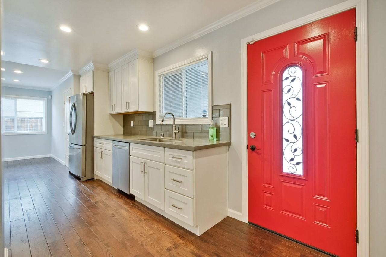 7530 Kilrush Ave - Photo 3 of 50