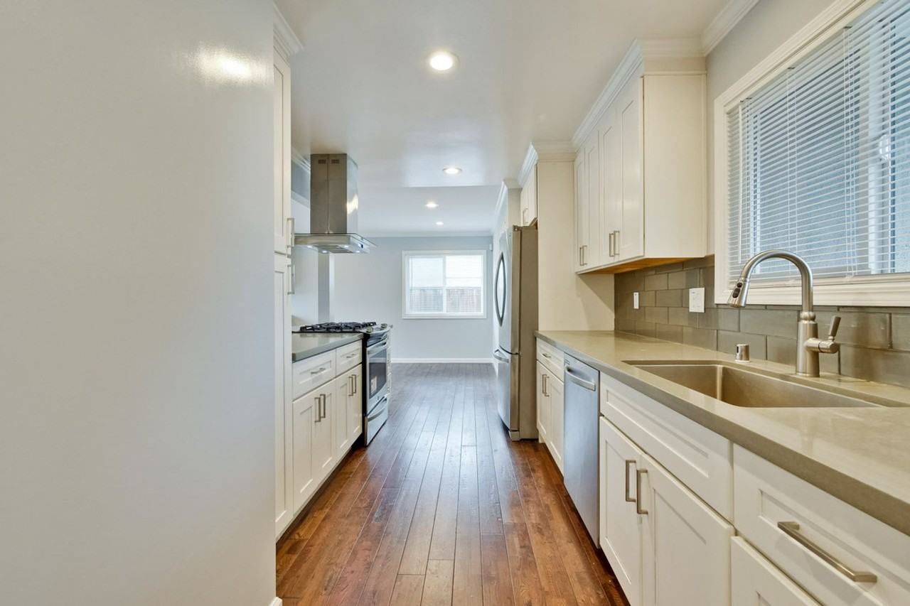 7530 Kilrush Ave - Photo 5 of 50