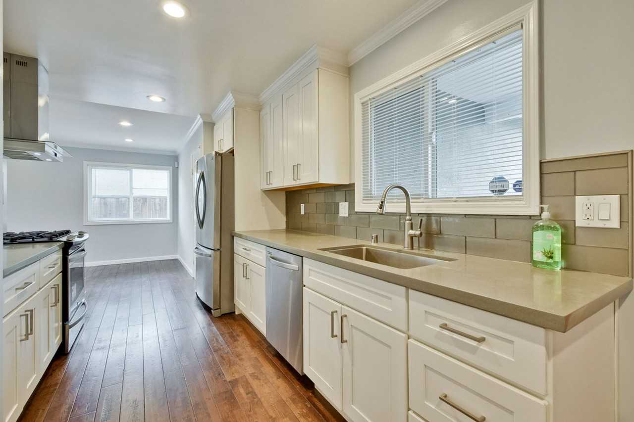 7530 Kilrush Ave - Photo 6 of 50