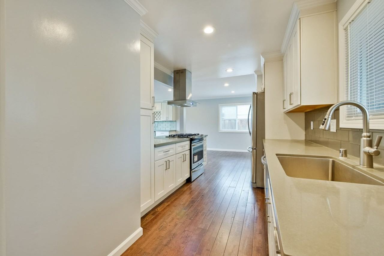 7530 Kilrush Ave - Photo 7 of 50