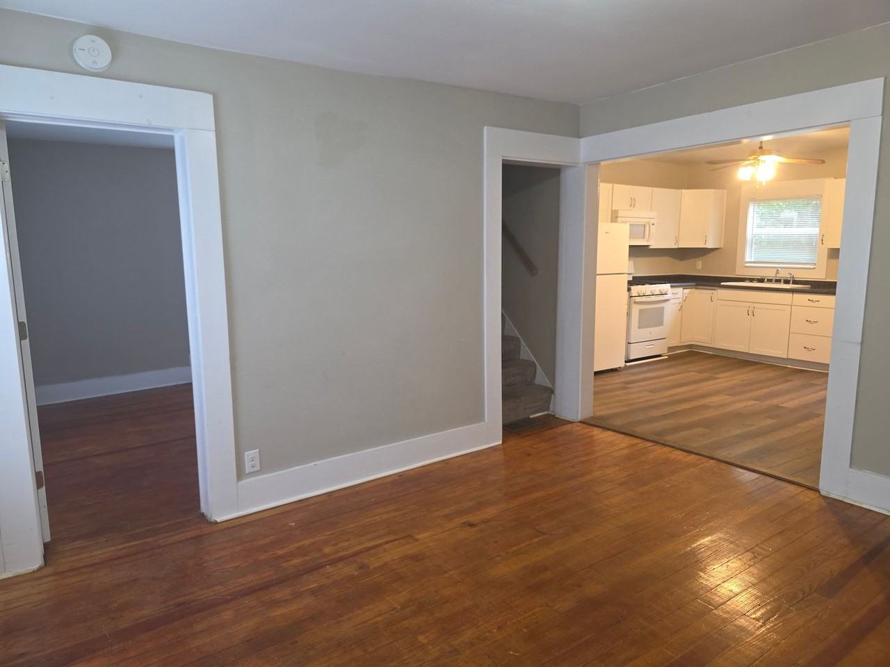 427 E 10th St - Photo 3 of 15