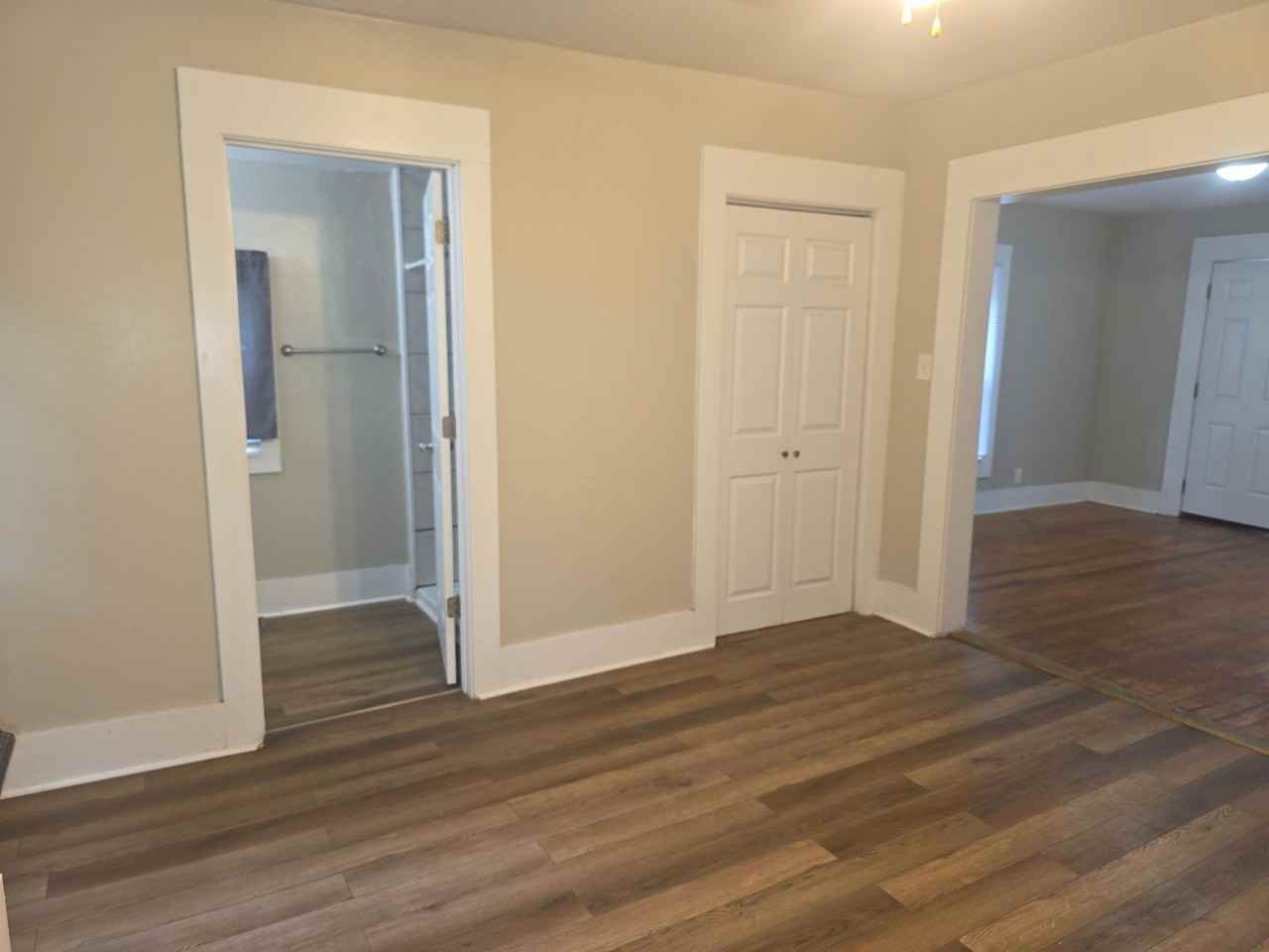 427 E 10th St - Photo 4 of 15
