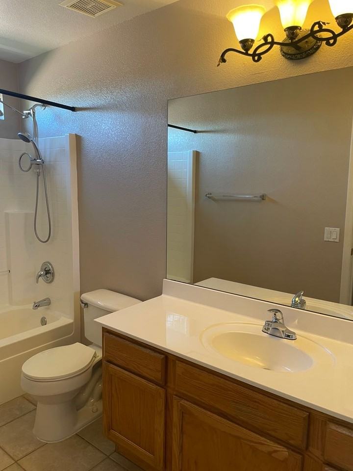 20270 N 73rd Dr - Photo 2 of 11