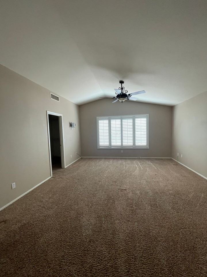 20270 N 73rd Dr - Photo 5 of 11